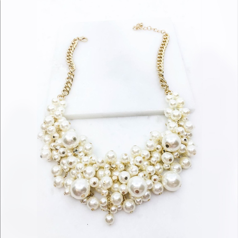 NWT // Pearl Beaded Statement Necklace gold chain